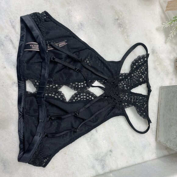 Victoria's Secret Very Sexy Open Front Halter Lace Bralette - Picture 4 of 8